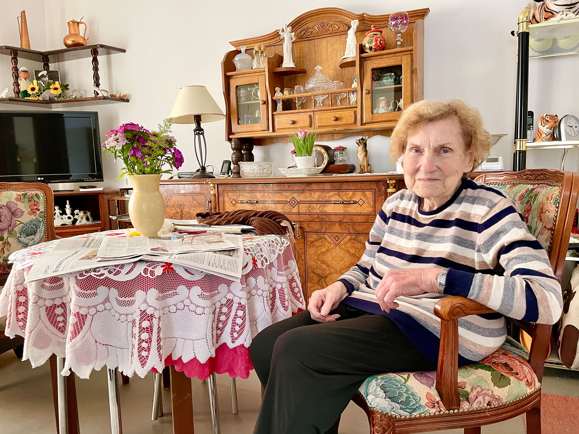 Wohnenimeigenenkiez-Ihr-individueller-Kiez-Wohnraum Bewohnerin im Betreuten Wohnen
Pflege im Kiez Wachner GmbH - Hennickendorf